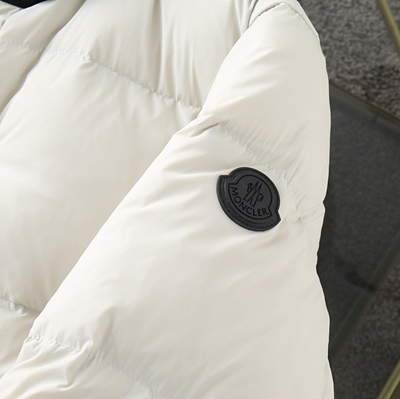 ハイクオリティダウンジャケット素材ディテール